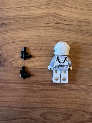 LEGO Star Wars Clone Pilot Odd Ball Minifigure from 75402 ARC-170 Starfighter - Picture 2 of 2