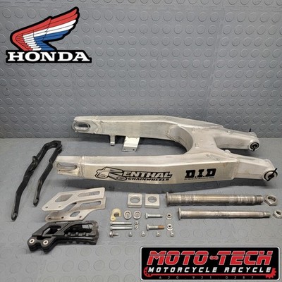  2004 HONDA CR250 SWINGARM  SWING ARM REAR   52200-KSK-000 CR125 CR 250R 322 