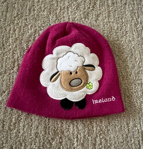 Traditional Craftwear Ireland Women Plum Knit Sheep Appliqué Lamb Beanie Hat OS