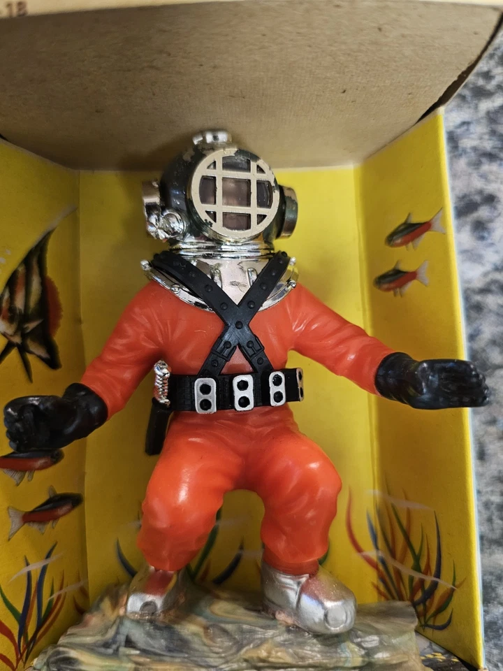 RARE NEW 1969 PENN PLAX AQUARIUM AERATING Bubbling KNEELING DIVER NEVER USED - Image 2 of 4