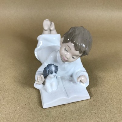 NAO Lladro Repeat After Me Figur 1285 Junge liest mit Welpe Figur