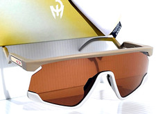 NEW Oakley BXTR Matte Terrain Tan PRIZM Tungsten MAHOMES Sunglass 9280-08