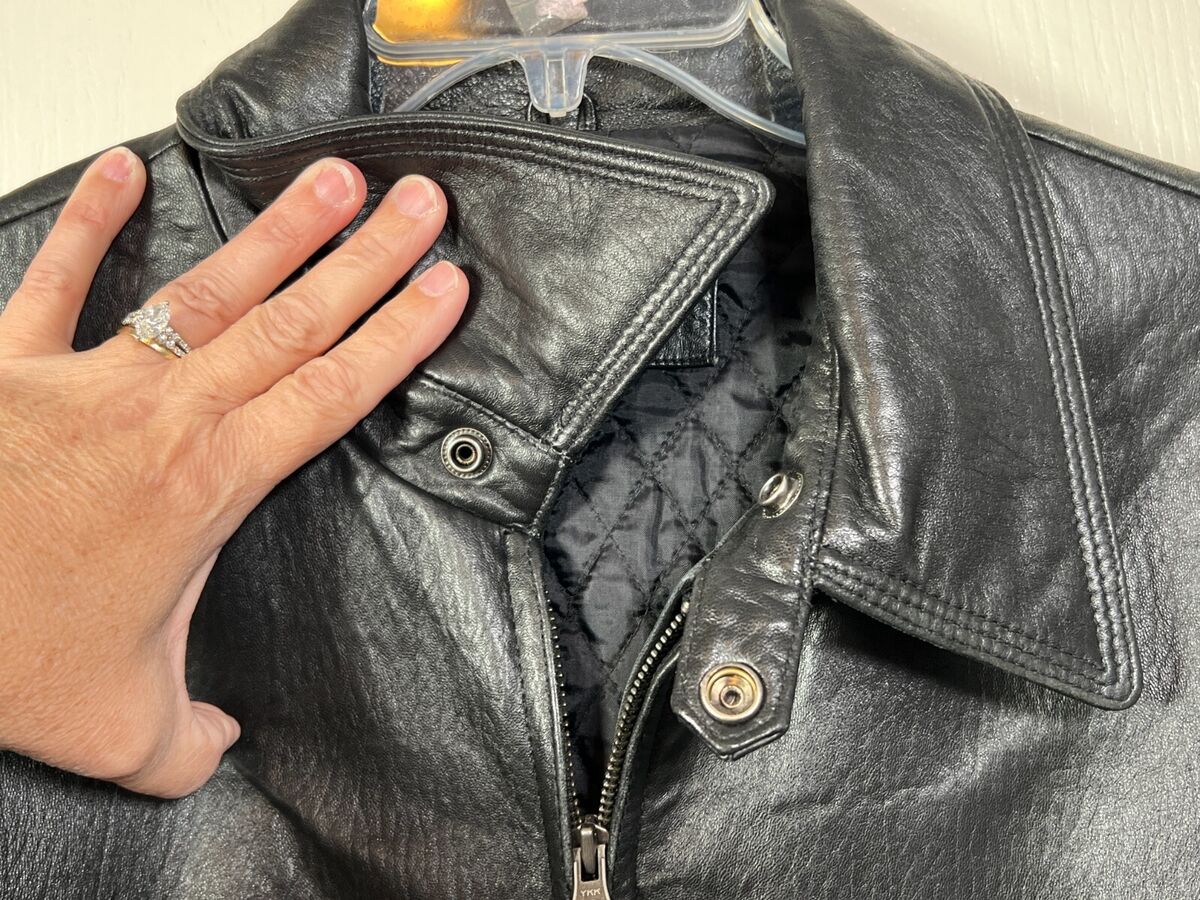 Colebrook Men's Black Leather Bomber Style Jacket Full Zip Colebrook Men's Black Leather Bomber Style Jacket Full Zip