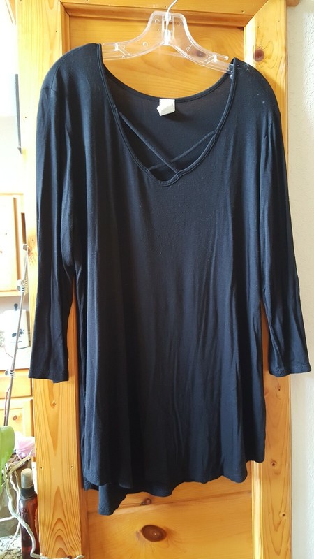 Criss Cross Women's Black Size Large Top