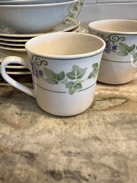 16 uds. Gibson Everyday China English Ivy Purple Grape Vines - 4 ajustes de lugar Foto 2 de 4