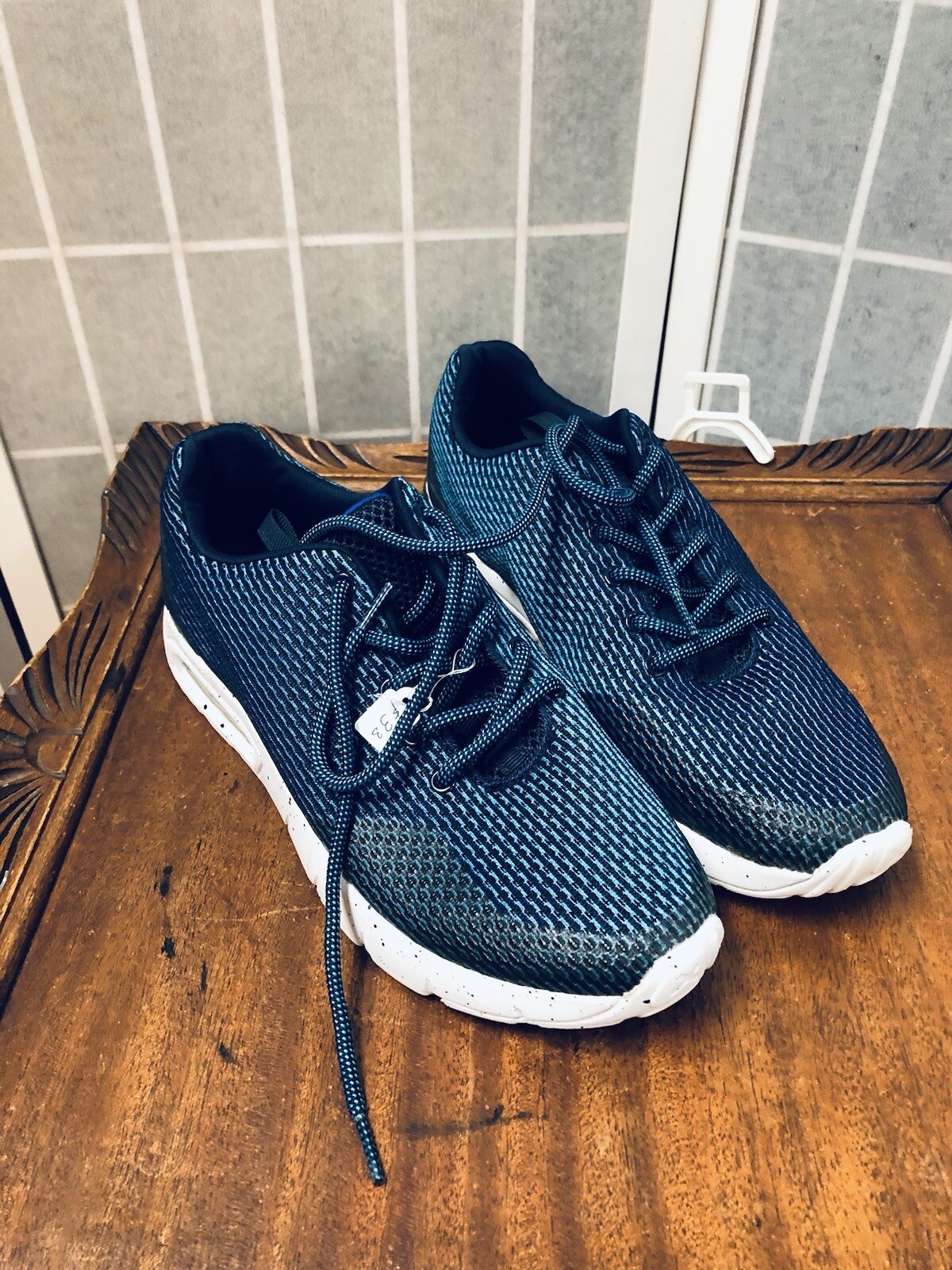 SAOLA Alza scarpe da ginnastica da uomo blu scuro taglia 9 memory foam lacci suola antiscivolo scarpe da corsa.!