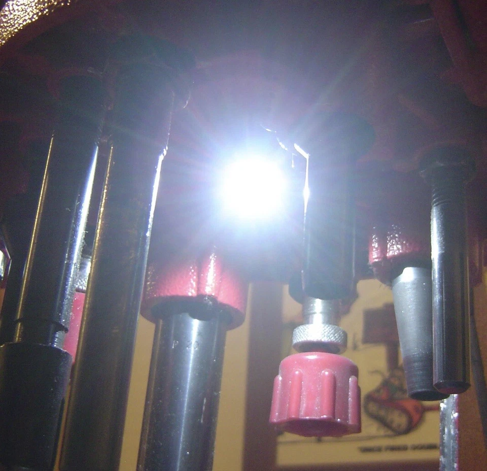 LUZ DE TRABALHO para *HORNADY/PACIFIC 366* PRENSA COM INTERRUPTOR E FONTE DE ALIMENTAÇÃO - Imagem 2 de 4