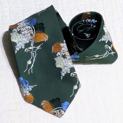 Vintage 1970s Neck Tie Green Brittania Birds Branches 54'' Long 4.15'' Wide RETRO 
