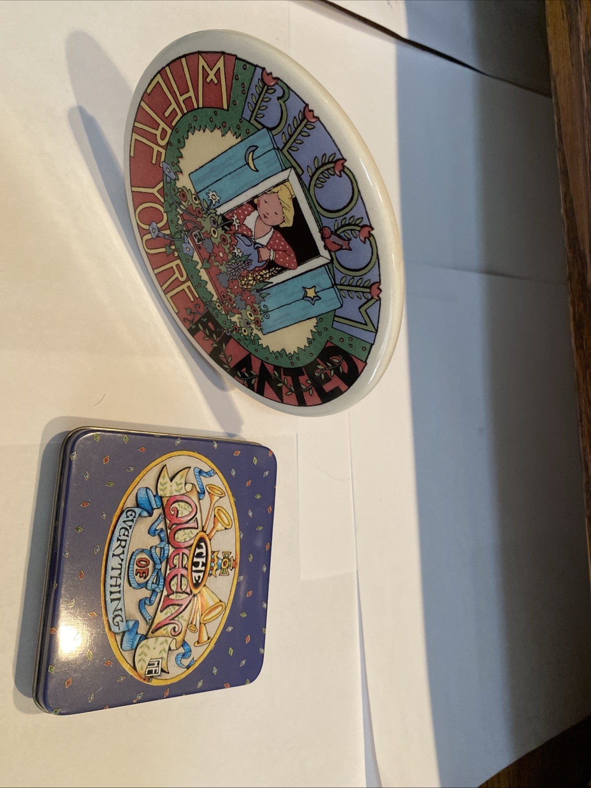Mary Engelbreit Lot Of 2 Ceramic Sign Bloom Where Planted & Tin Queen 3.5”tall