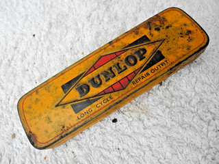 Vintage Dunlop 'Long' Cycle Repair Outfit Tin Original no dents