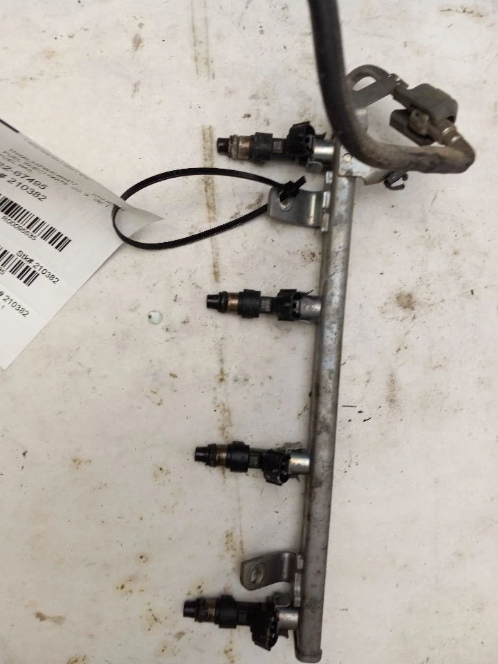 CARRIL DE COMBUSTIBLE PARA NISSAN ALTIMA 2017 - 2018 Foto 3 de 4