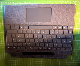 Microsoft Surface Pro Signature Type Cover Touchpad Alcantara Grau