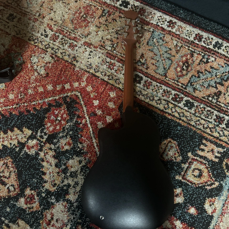 Guitarra Ovation CK057 - Impresionante tapa laminada usada acústica en rojo ardiente Foto 3 de 4