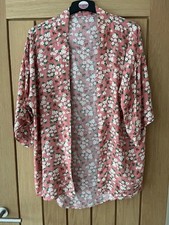 Ladies Peach Coloured Floral Pattern Kimono Style Overshirt - Size in Details