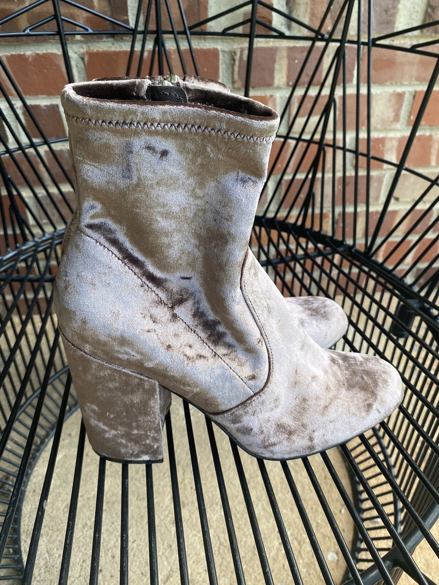 Steve Madden Women’s Gaze US Mush Room Velvet Ankle Sock Boots