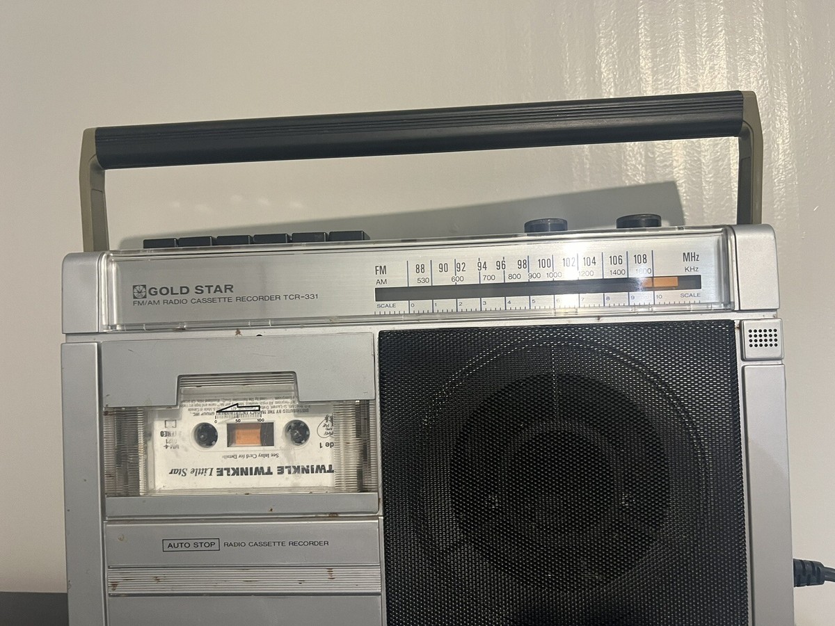 Vintage GOLD STAR FM/AM Radio Cassette Recorder Model TCR-331