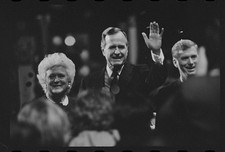 Photo:Houston Texas George H.W. Bush Barbara Bush Dan Quayle 1992 RNC wave