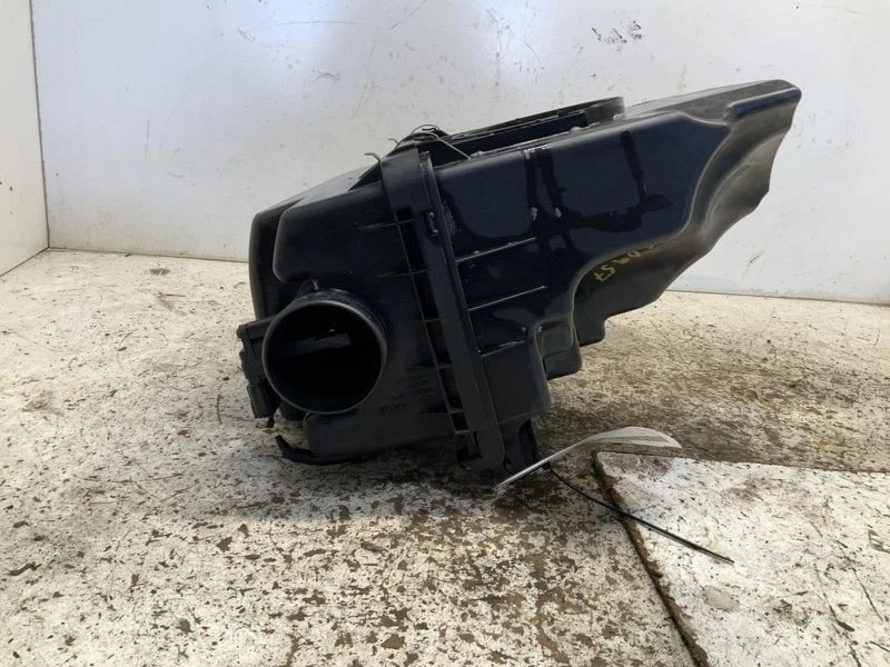2014-2018 Mazda 3 2.0L Factory Air Cleaner Intake Box OEM Assembly Foto 3 de 4