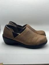 LL Bean Clogs Women 7.5 M Brown Leather Mules Slip On Casual Comfort Work Heel