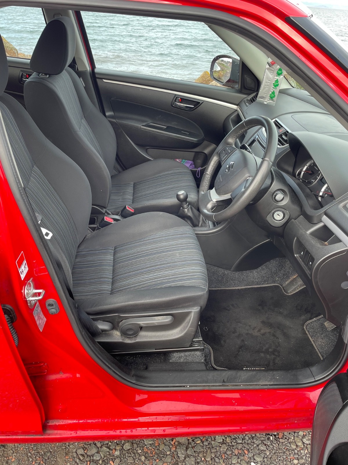 2015 Suzuki Swift, photograph 13