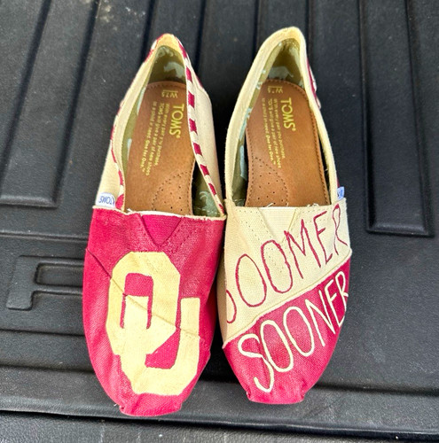 TOMS Women’s Custom Slip-On Canvas Flats Red/Beige Logo Accent US 7.5