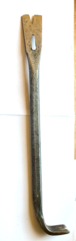 VINTAGE KRAEUTER CARPENTERS' WREAKING BAR (IMPROVED DESIGN) 18 Inch