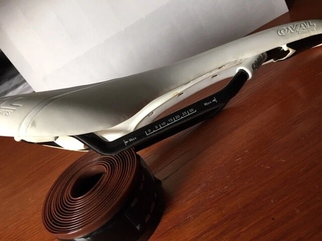 Sillín de carretera Oval Concepts 900 con rieles de carbono 125 x 274 mm Fuji, cernícalo 204 grm Foto 3 de 4