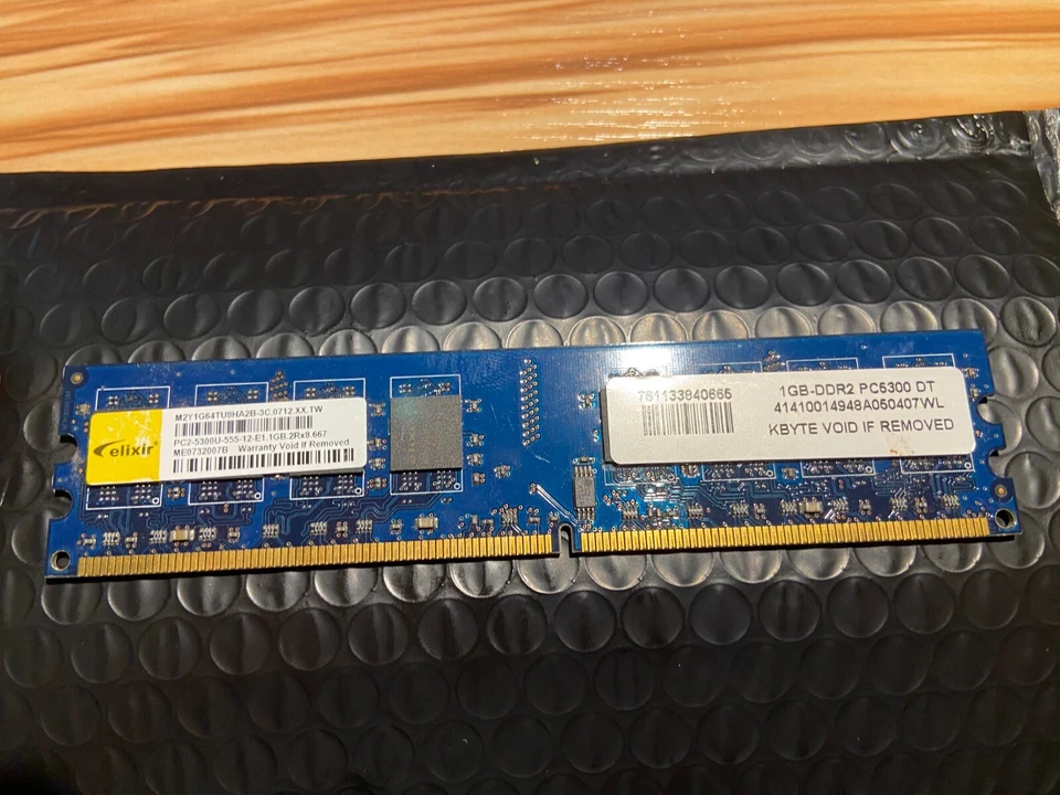 Elixir M2Y1G64TU8HB4B-3C PC2-5300U-555-12-E1 1GB Memory RAM DDR2-667MHz - Image 2 of 4