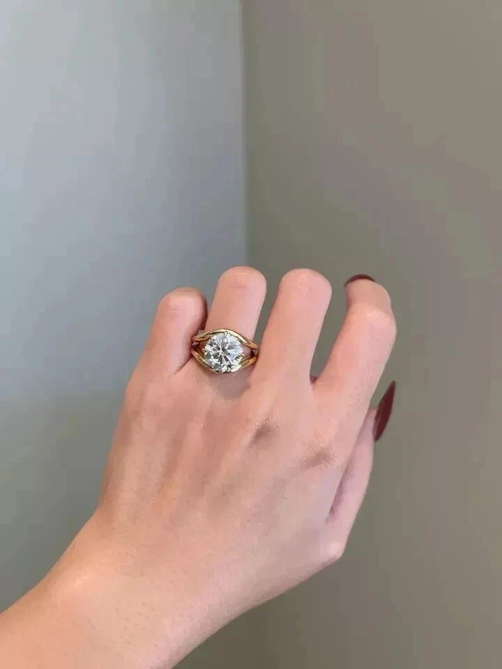 VVS1 2.80 Ct Lab-Created Round Cut Diamond Wedding Ring 14K Yellow Gold Plated - Image 3 of 4