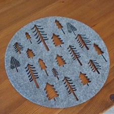 4 x Grey Nordic/Christmas Tree Felt Placemats.