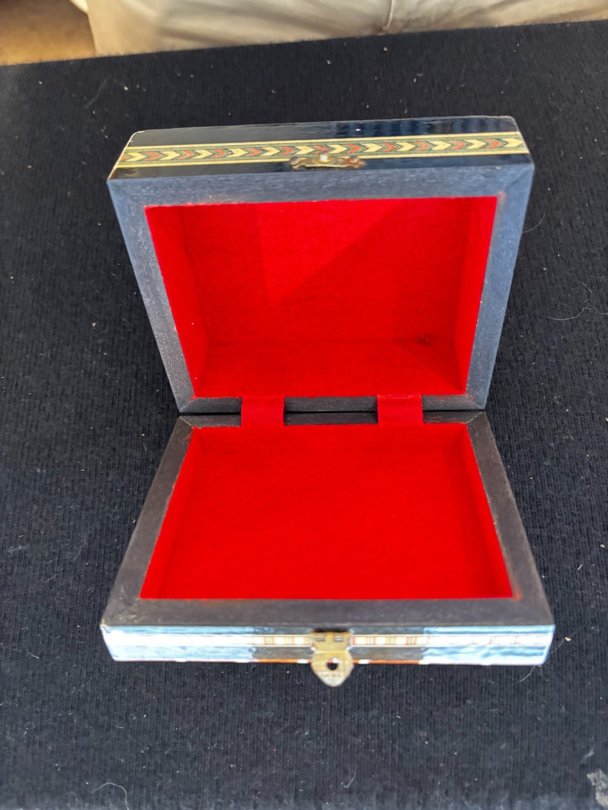 Vintage 5" Inlaid Mosaic Wood Box Marquetry Trinket Box with Geometric Pattern