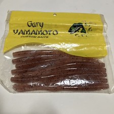 9 Gary Yamamoto 5-inch Cut Tail Worms, Wine Pepper