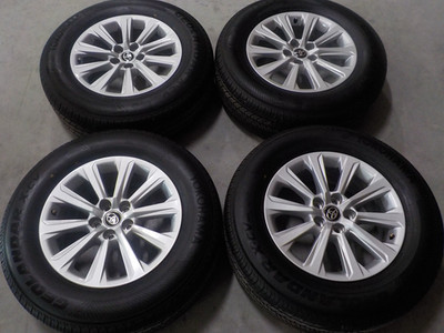 Toyota Grand Highlander 18x7.5'' factory wheels 5x120 255/65R18 Yokohama tires