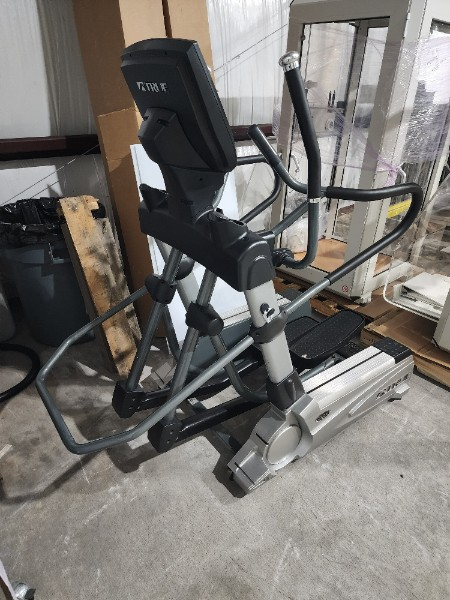 True Fitness Elliptical CS800, Free Standard Shipping