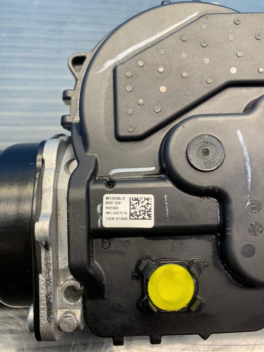 2021 - 2022 MERCEDES GLB 250 OEM X247 FRONT WINDSHIELD WIPER MOTOR 