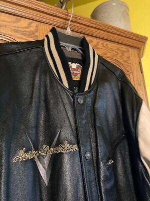 Harley Davidson leather bomber jacket size XL classic Harley Davidson leather bomber jacket size XL classic