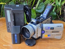 25977 Sony DCR-TRV30 Camcorder MiniDV Mini DV NTSC Nightshot Tested w/ Charger