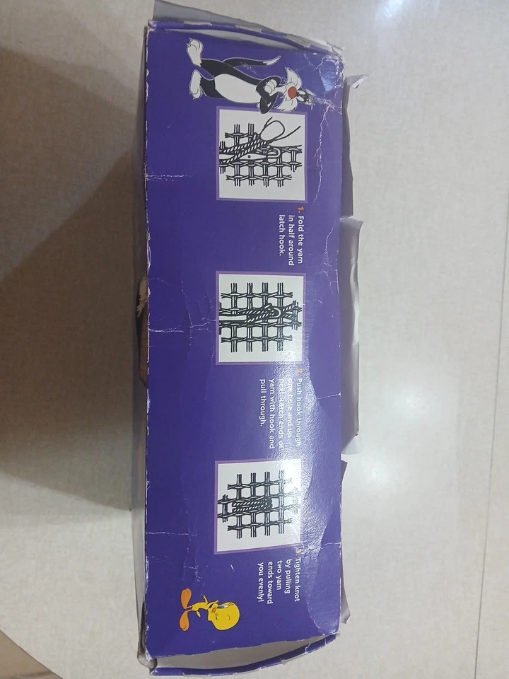 Набор крючков с защелкой Looney Tunes Taz 20 дюймов x 30 дюймов 1996 - Изображение 2 из 4