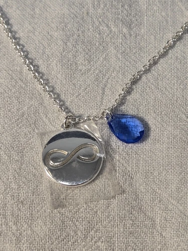 VETEMENTS Collana Avon zaffiro a goccia e simbolo dell'infinito ciondolo tono argento 16 19" nuova con scatola!