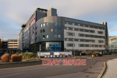 FOTO EXTRA HOTEL SOUTHAMPTON ZUM PREMIER INN GEBÄUDE HINZUGEFÜGT. THERE CAN BE V