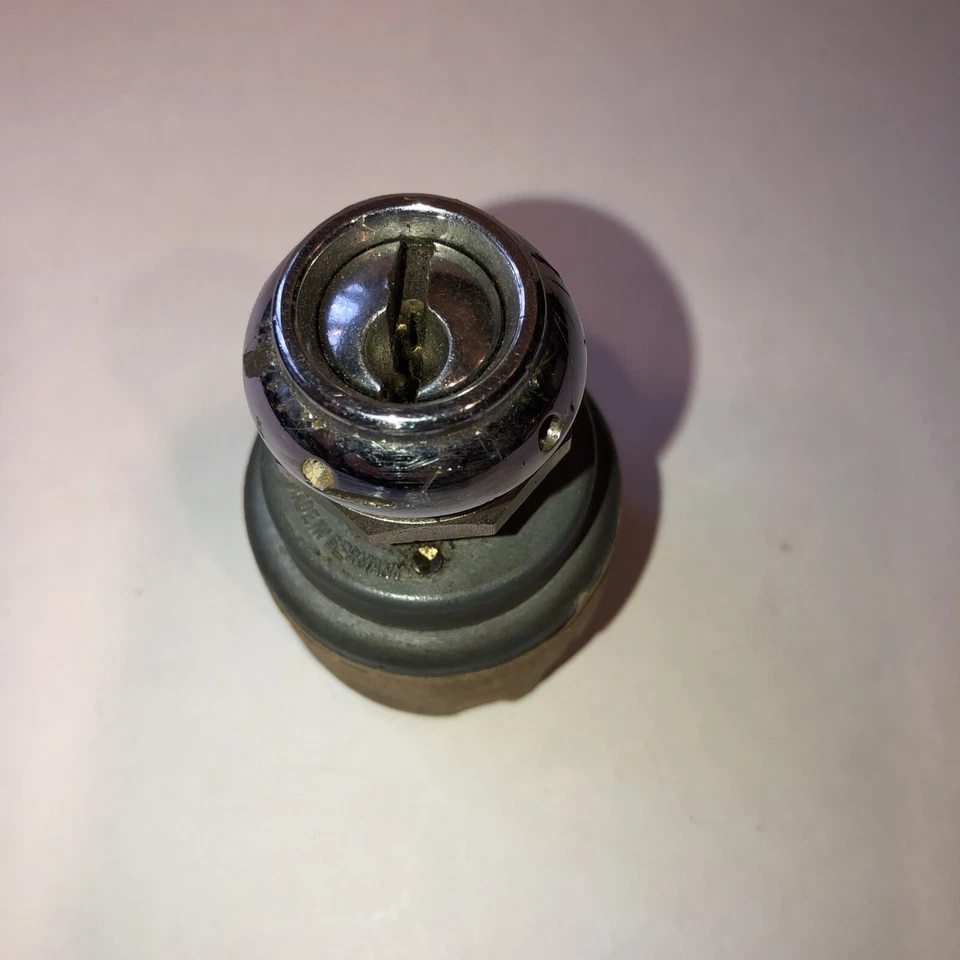PORSCHE 356 356B 356C IGNITION SWITCH K154 WITH ESCUTCHEON & LOCK WASHER 1961-65 - Image 4 of 4