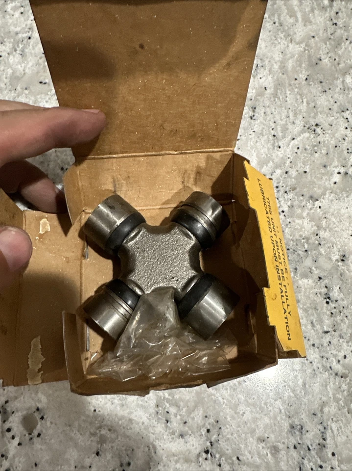 Junta universal Precision 445 junta en U delantera ajuste directo OEM repuesto nuevo Foto 2 de 2