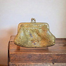 Vintage Mesh Coin Purse with Kissing Clasp Art Deco Gold Tone Whiting Davis