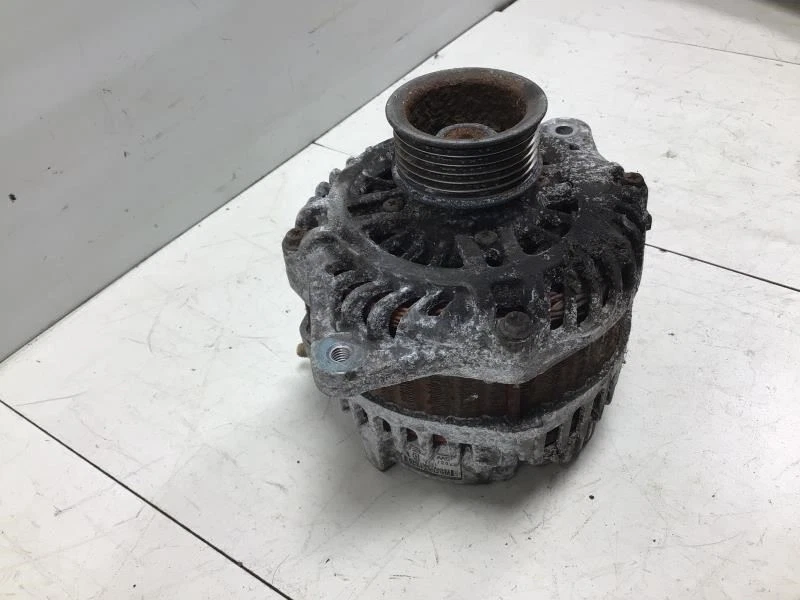 Alternador de fábrica Subaru Tribeca 2009 3,6 L Foto 4 de 4