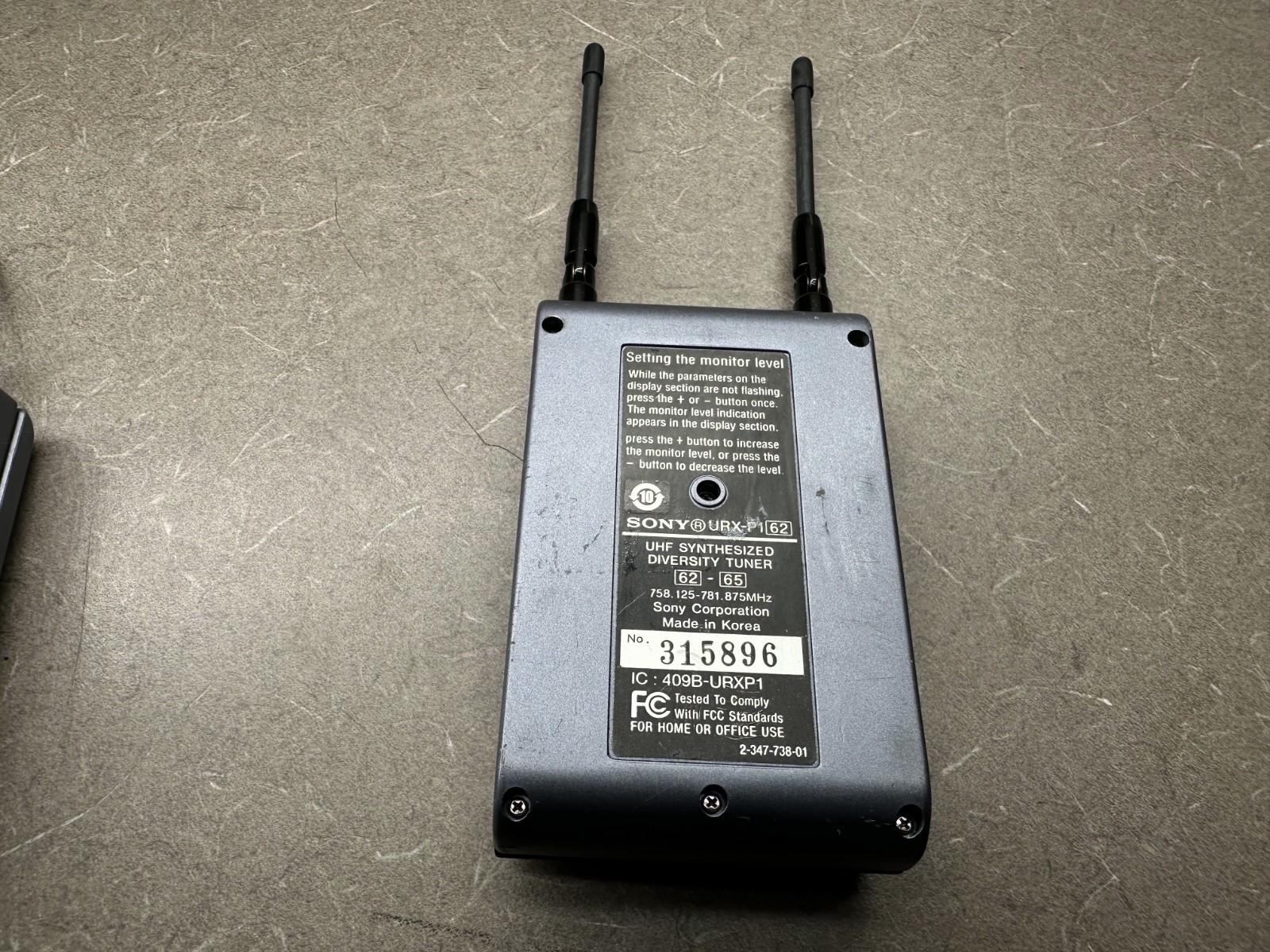 Sony UHF Synthesized Diversity Tuner URX-B1 & URX-P1