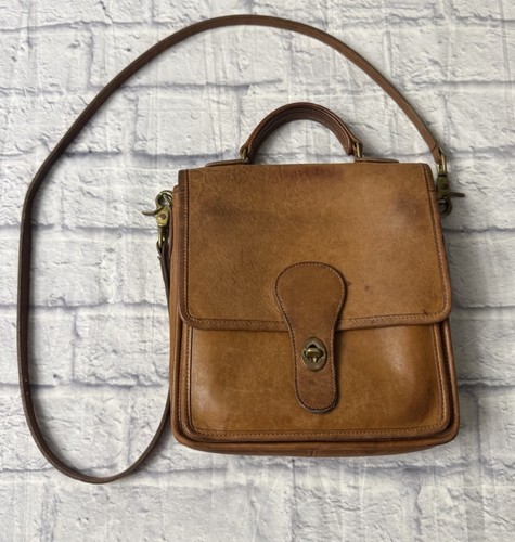 Vintage 1980’s Coach Station Bag Crossbody