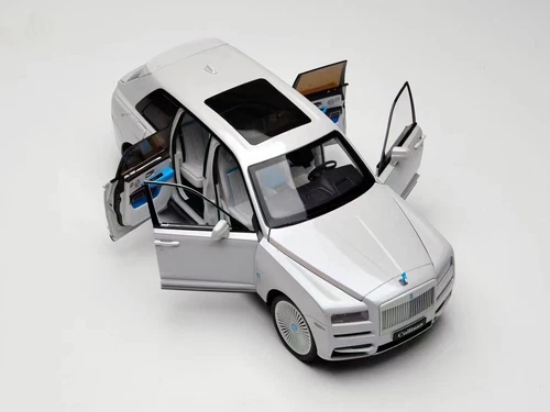 1/18 Rolls Royce Cullinan limited edition white Diecast Fully-opened - Picture 6 of 9