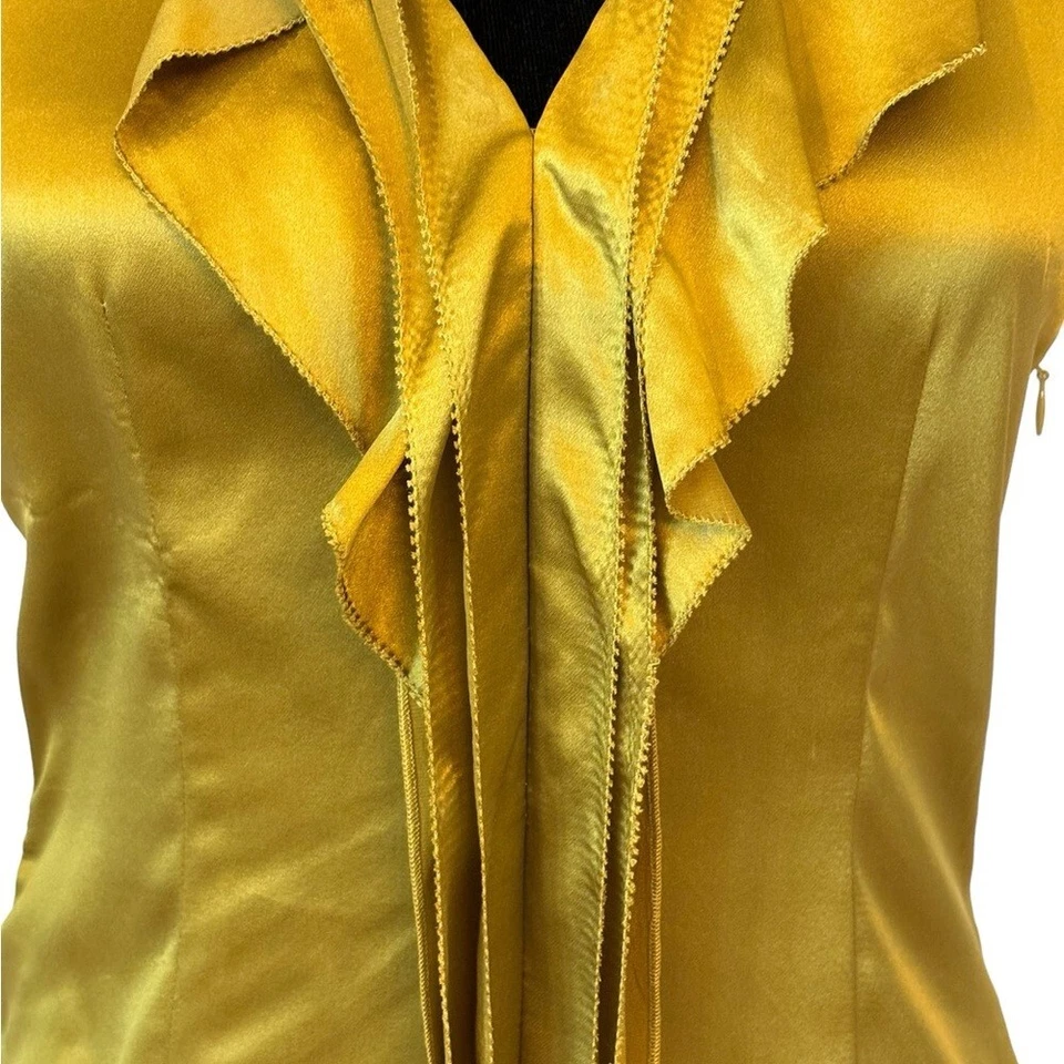 Top con volantes de seda BCBGMAXAZRIA XXS H20 Foto 2 de 4