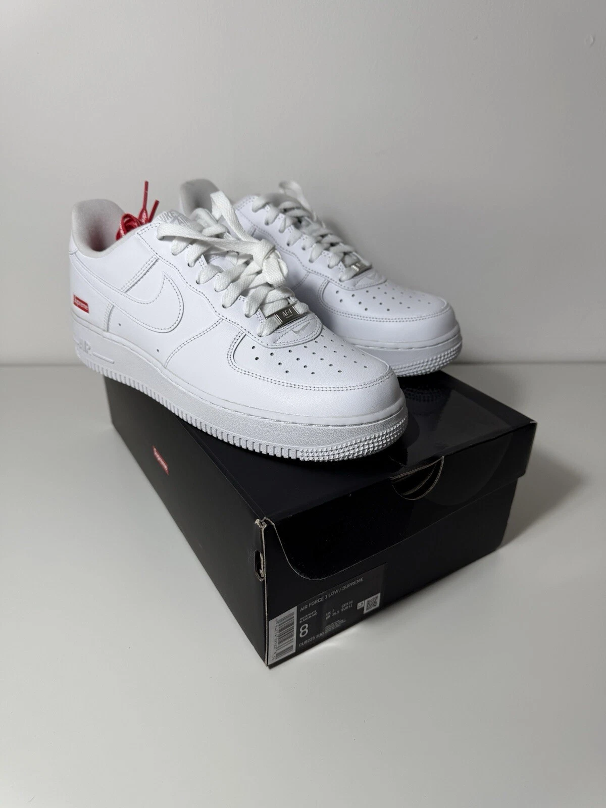 Nike AF1 Supreme White UK 7 neuve dans sa boîte