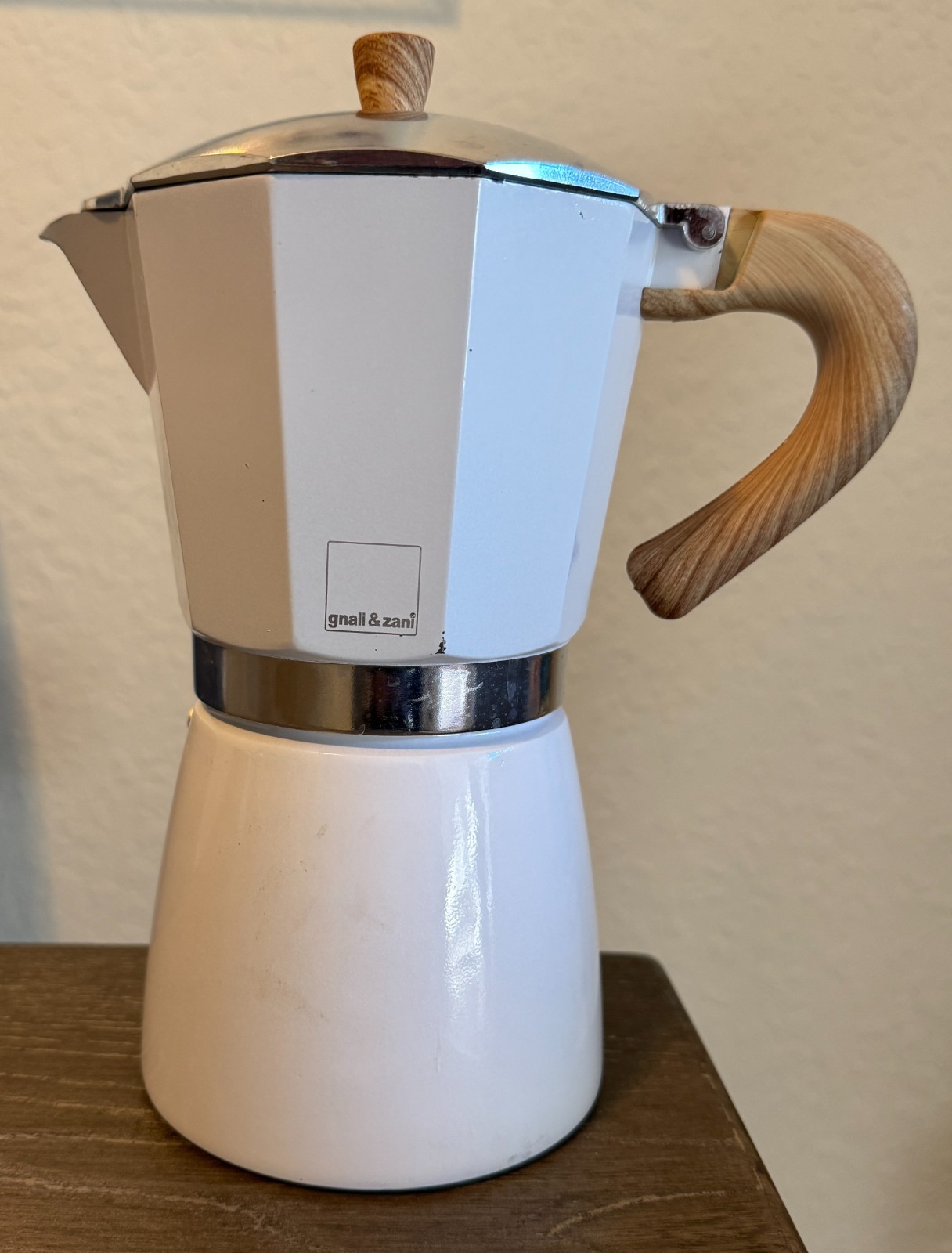 6 Cups Induction White Moka
